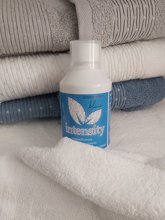 Lavaggio e Stiro Intensity Mediterranean Blue